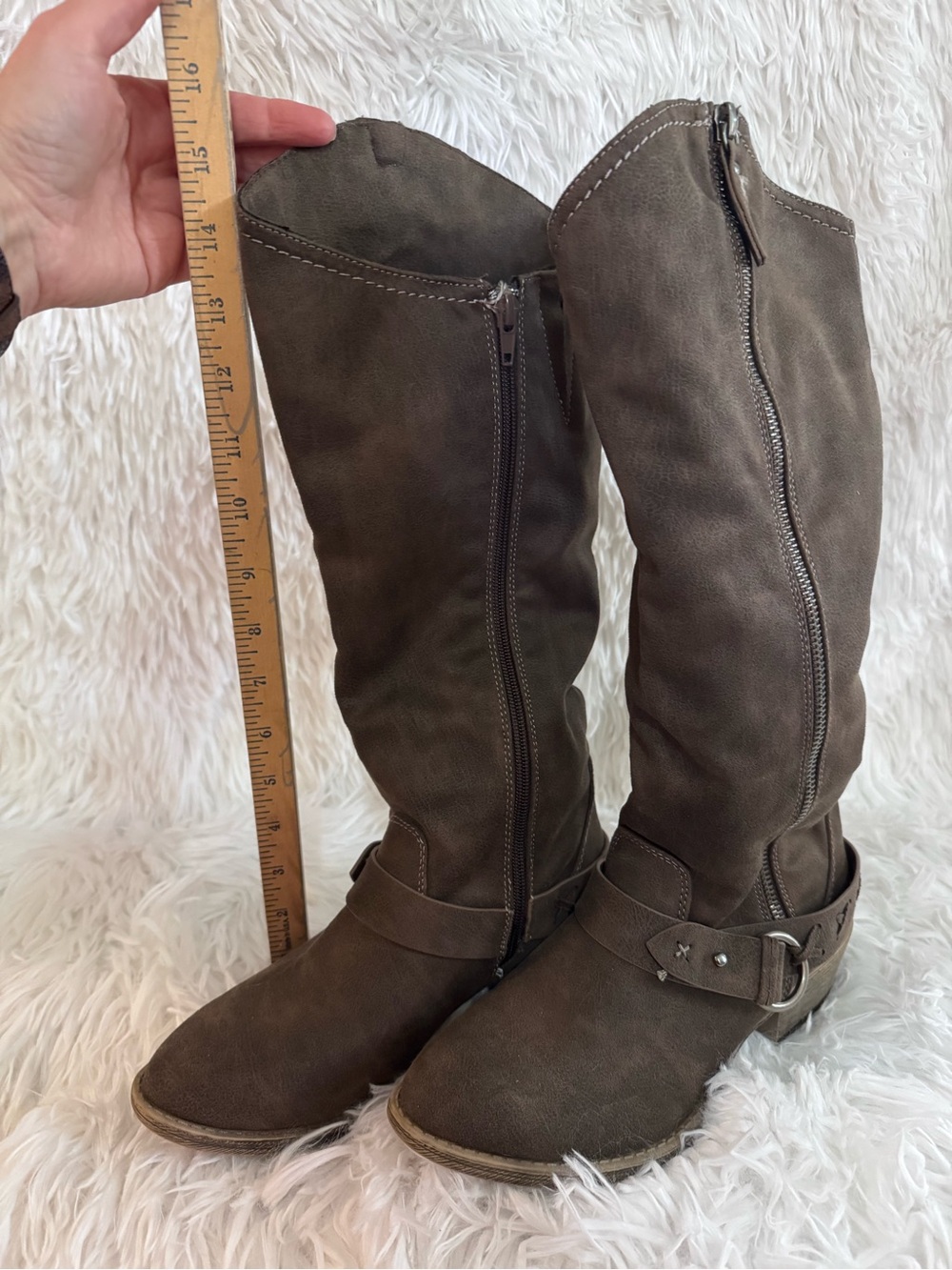 Women's Knee-High Brown Zip-Front Heeled Boots